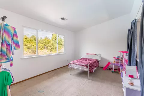 936 Bahama Ct, Redding, CA 96003 photo 10