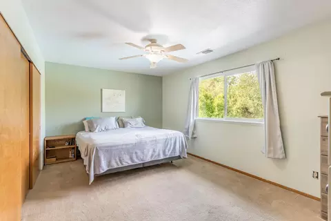 936 Bahama Ct, Redding, CA 96003 photo 7