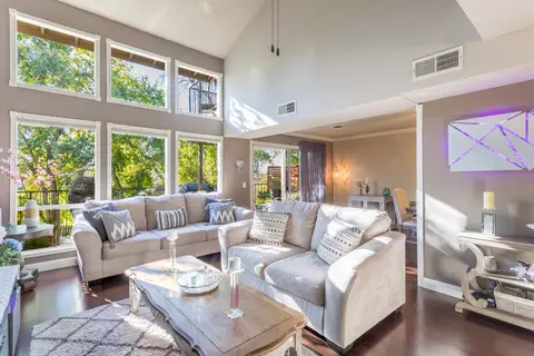 1970 Bechelli Ln, Redding, CA 96002