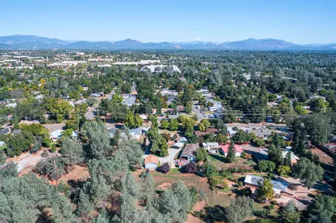 1523 Mistletoe Ln, Redding, CA 96002 photo 12