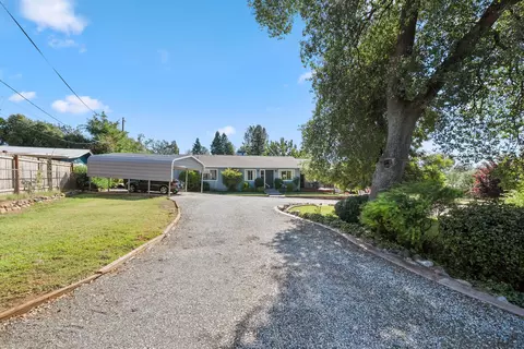 1523 Mistletoe Ln, Redding, CA 96002 photo 4