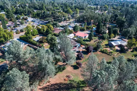 1523 Mistletoe Ln, Redding, CA 96002 photo 8