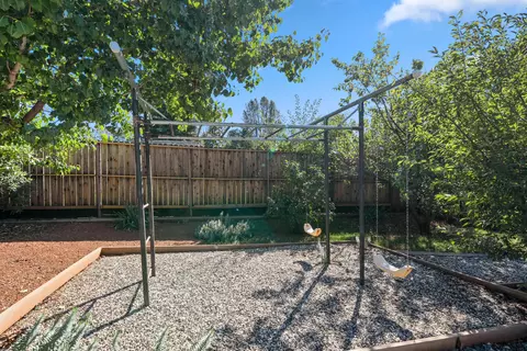 1523 Mistletoe Ln, Redding, CA 96002 photo 44
