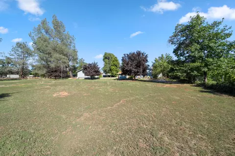 1523 Mistletoe Ln, Redding, CA 96002 photo 48