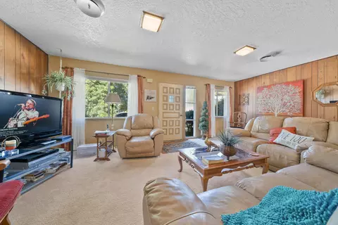 1523 Mistletoe Ln, Redding, CA 96002 photo 35