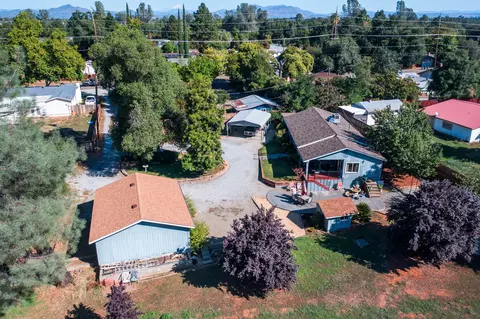 1523 Mistletoe Ln, Redding, CA 96002 photo 6