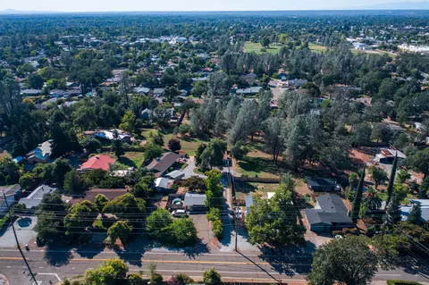 1523 Mistletoe Ln, Redding, CA 96002 photo 16