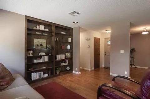2565 Rainbow Ln, Redding, CA 96002 photo 6