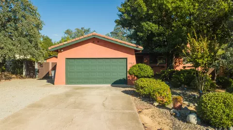 2565 Rainbow Ln, Redding, CA 96002 photo 32