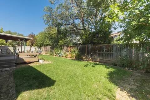 2565 Rainbow Ln, Redding, CA 96002 photo 28