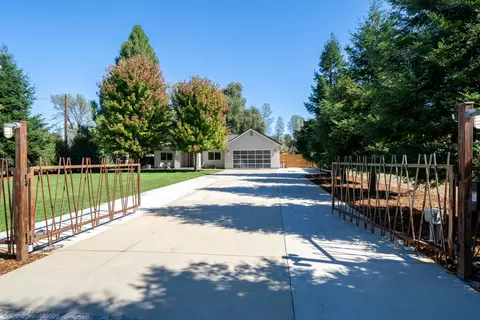 11429 Hawley Rd, Redding, CA 96003