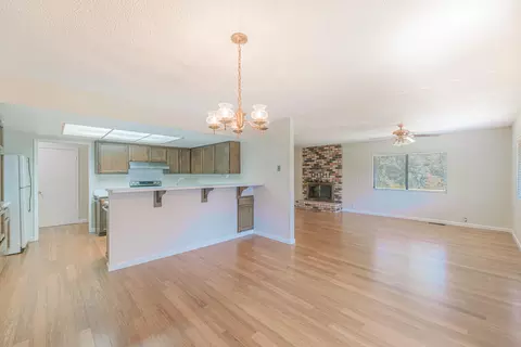 4044 Remington Dr, Redding, CA 96001 photo 5