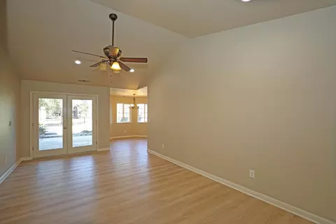 6570 Oak St, Anderson, CA 96007 photo 4