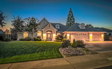 202 Ironwood Ln, Redding, CA 96003