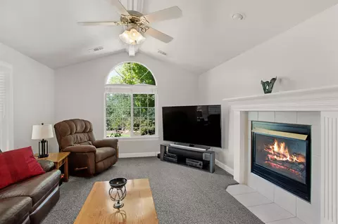 202 Ironwood Ln, Redding, CA 96003 photo 11