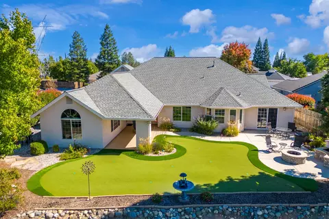 202 Ironwood Ln, Redding, CA 96003 photo 4