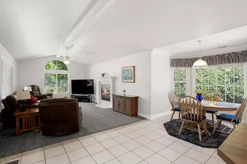 202 Ironwood Ln, Redding, CA 96003 photo 9