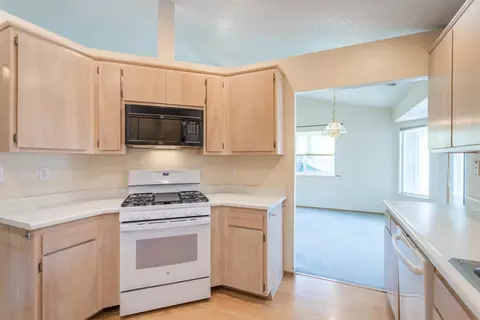 3490 Old Lantern Dr, Redding, CA 96003 photo 7