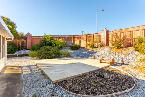3490 Old Lantern Dr, Redding, CA 96003 photo 16