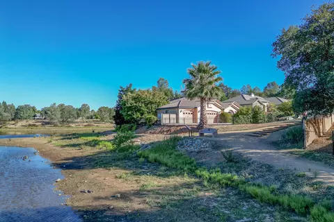 1996 Balzac Ct, Redding, CA 96003 photo 4