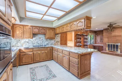 660 Gary Ct, Redding, CA 96002 photo 9