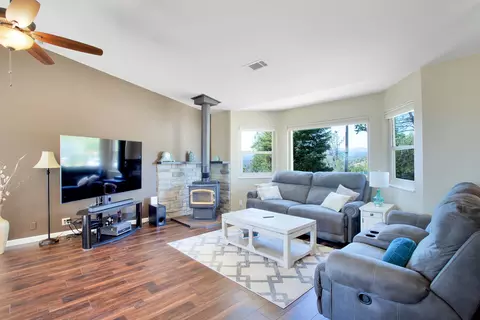 13891 Green Mountain Trl, Redding, CA 96003 photo 6