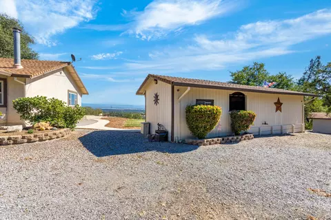 13891 Green Mountain Trl, Redding, CA 96003 photo 5