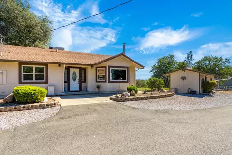 13891 Green Mountain Trl, Redding, CA 96003 photo 2