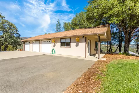 13891 Green Mountain Trl, Redding, CA 96003 photo 4