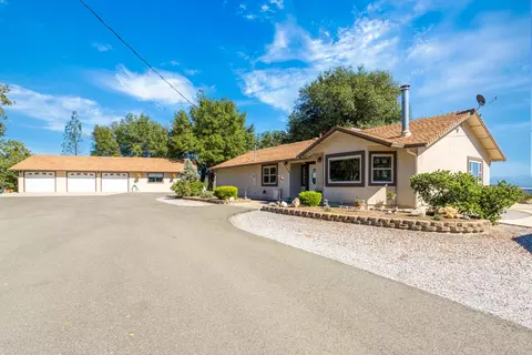 13891 Green Mountain Trl, Redding, CA 96003