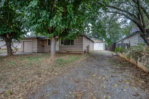 1894 Wheeler St, Redding, CA 96002