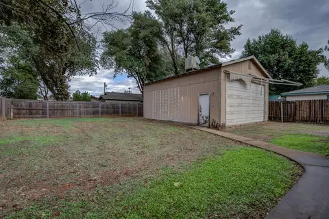 1894 Wheeler St, Redding, CA 96002 photo 2