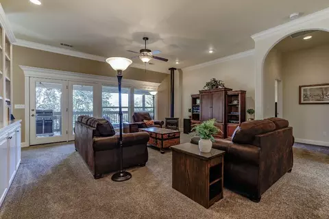 380 Franciscan Trl, Redding, CA 96003 photo 10
