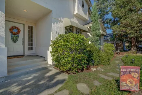 380 Franciscan Trl, Redding, CA 96003 photo 3