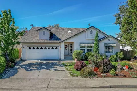 380 Franciscan Trl, Redding, CA 96003