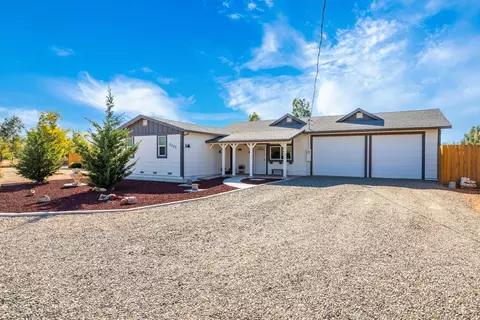 5322 Happy Valley Rd, Anderson, CA 96007