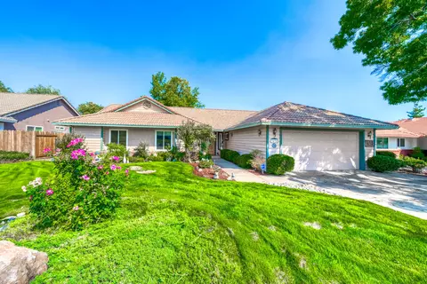 3870 Rushmore Dr, Redding, CA 96001