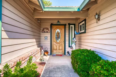 3870 Rushmore Dr, Redding, CA 96001 photo 3