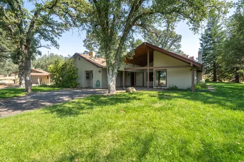 8305 Silver Bridge Rd, Palo Cedro, CA 96073