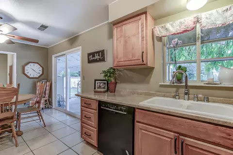 Kitchen - 1130 Shasta Ave, Red Bluff, CA 96080 photo 3 of 3