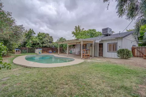 Exterior - 1130 Shasta Ave, Red Bluff, CA 96080 photo 7 of 8