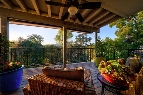 282 Ridgetop Dr, Redding, CA 96003