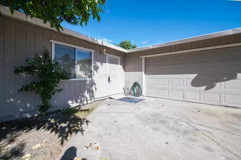 1079 Jaxon Way, Redding, CA 96003 photo 3