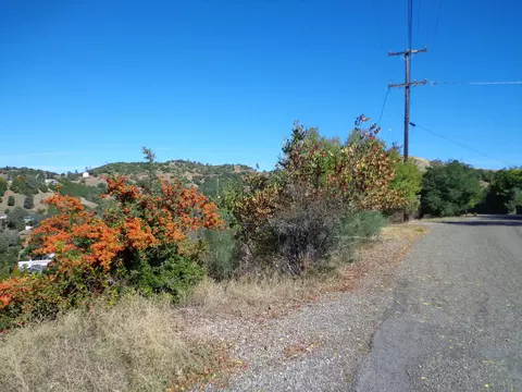 22076 Loop Dr, Redding, CA 96003 photo 14