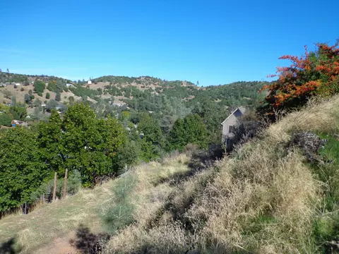 22076 Loop Dr, Redding, CA 96003 photo 6