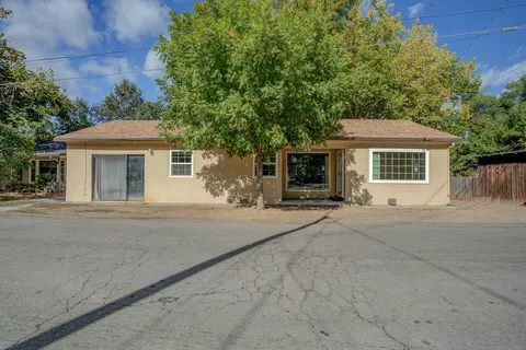 2230 Concord Ln, Redding, CA 96001