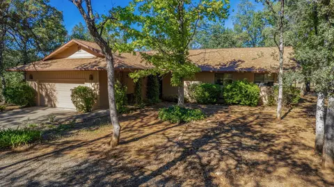 11722 Talofa Dr, Redding, CA 96003