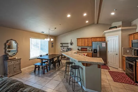 647 Valleybrook Dr, Redding, CA 96003 photo 9