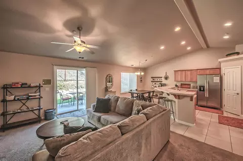 647 Valleybrook Dr, Redding, CA 96003 photo 6