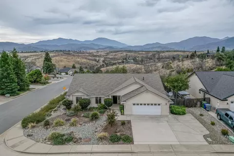 1014 River Ridge Dr, Redding, CA 96003 photo 2